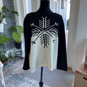 J Jill Black & White Sweater sizeL fun sweater with snowflake design for winter